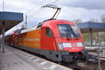 DB Regio AG - Region Nordost mit ihrer  182 020  (NVR-Nummer: 91 80 6182 020-8 D-DB] und der RB 10 nach Nauen als Schublok im Bahnhof Berlin Jungfernheide am 26.04.23 