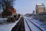 HP Sten der Burgenlandbahn,Blick Richtung Teuchern.Der Bahnsteig wird bestimmt nicht mehr lange vom Schnee berumt,da diese Strecke zum Fahrplanwechsel am 12.12.2010 eingestellt wird.27.11.2010