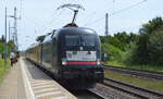 DB Netz AG [D] mit der angemieteten MRCE Dispo  ES 64 U2-024  [NVR-Nummer: 91 80 6182 524-9 D-DISPO] und einem Messzug am 18.07.22 Durchfahrt Bahnhof Dedensen Gümmer.