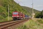 243 179 und 243 864 (DeltaRail) fuhren am 18.05.20 einen Container auf der Umleitungsstrecke durch Remschütz. Der Zug fuhr von Nürnberg nach Frankfurt/Oder.