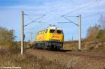 218 287-1 DBG - Deutsche Bahn Gleisbau GmbH mit einem kurzem Res Ganzzug in Stendal(Wahrburg) und fuhr in Richtung Hauptbahnhof weiter. 26.10.2012