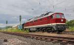 Nach der berholung hie es dann auch Ausfahrt frei fr 232 223-8 mit zwei kleinen Bauwagen in Fahrtrichtung Sden. Aufgenommen am 11.07.2012 in Eschwege West.