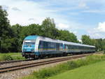 223 070 mit einem Alex nach Lindau Hbf wird in wenigen Minuten den Bahnhof Hergatz erreichen, Juni 2018