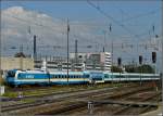 Ein ALEX, gezogen von 183 004, fhrt am 11.09.2010 in den Hauptbahnhof von Regensburg ein.