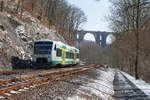 VT51 der Vogtlandbahn als VBG 80324 von Weischlitz nach Gera bei Barthmühle, 19.03.2018