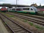 Eine Desiro Doppelgarnitur der Vogtlandbahn bei der einfahrt in Regensburg HBF. Die BR 218 385-3 wartet auf ausfahrt. (07.09.2007)  