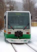 654 042 (VT42) als VBG/VIA83111 in Klingenthal, 29.1.010. Die hintere Front des Triebwagens ist deutlich sauberer als die in Fahrtrichtung vordere...