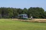 Romantisch am Waldrand gelegen...
ist der B bei Km 129,6 der Bahnstrecke Leipzig - Hof.
Drochaus heit das kleine rtchen, zwischen Schnberg und Mehltheuer.

Normalerweise sieht man im Jahr 2012 auf der Strecke Falkenstein - Plauen - Hof nur RegioSprinter der Vogtlandbahn.

Neuerdings kommt es hufiger vor, dass auch Desiro Triebwagen diese Leistung bernehmen. Hier VT 25 der Vogtlandbahn.
Bahnstrecke 6362 Leipzig - Hof.

14.08.2012