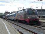 183 001 mit seinen Alex nach Hof am Haken am 27.10.2013 auf dem Mnchener Hauptbahnhof.