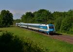 183 003 mit einem ALX nach Mnchen am 08.06.2013 bei Mnchen-Feldmoching.