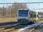 Ausfahrt VT 66 (95 80 0650 566-2 D-DLB) der Vogtlandbahn am 24. Februar 2018 nach Hof aus dem Bahnhof Frantiskovy Lazne (Tschechien).