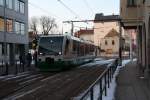 VT 43 bei der Ausfahrt aus der Stadt- und Regionalbahnhaltestelle Zentrum in Richtung Stadthalle mit Endziel  Kraslice.