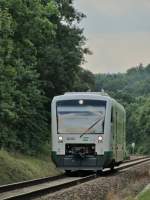 14.8.2013 13:29 VT 53 der Vogtlandbahn aus Bad Brambach nach Plauen (Vogtland) Oberer Bahnhof zwischen den Haltepunkten Plauen-Straberg und Krbitz.