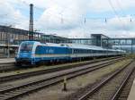 183  003 hat an den Alex nach München gekuppelt während sich am anderen Ende 223 070 vom Zug verabschiedet. Regensburg 15.05.2014.