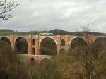 Die Vogtlandbahn auf der Elstertalbrücke bei Jocketa/Pöhl gesehen am 28.03.2015.