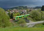 650 657 (VT 22) + 650 660 (VT 25) als WBA1 nach Plattling am 26.04.2014 bei Regen.