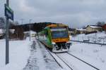 Zweiteilige Garnitur der Waldbahn verlässt den Bahnhof Regen Richtung Bayrisch Eisenstein.