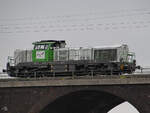 Die Diesellokomotive 4185 035-7 auf Solofahrt, so gesehen Ende August 2022 auf der Hochfelder Eisenbahnbrücke in Duisburg.