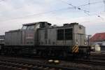 Und wieder ein Exot für meine bayrischen Augen: V 203 01 der EMN (Eisenbahnbetriebe Mittlerer Neckar) in Durchfahrt des Bibliser Bhf. (Feb. 2009).