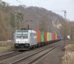 185 680-6 mit Containerzug in Fahrtrichtung Sden.