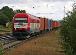 420 14 (223 034) der EVB/MWB mit Containerzug in Fahrtrichtung Süden.