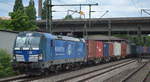 EGP - Eisenbahngesellschaft Potsdam mbH, Potsdam [D] mit ihrer Vectron  193 848-9  [NVR-Nummer: 91 80 6193 848-9 D-EGP] und Containerzug bei der Ausfahrt Hamburger Hafen am 25.06.20 Bf.