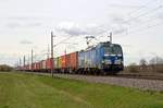 193 848 der EGP schleppte am 15.04.21 einen Containerzug durch Braschwitz Richtung Magdeburg.