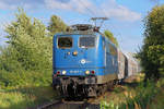 EGP Lok 151 007 mit einem Kreidezug vor dem Bahnübergang im km 270,5 (Klementelvitz) zwischen Lancken und Mukran.