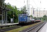 EGP 140 876-4 mit leeren Containertragwagen durch Anklam am 25.05.2020