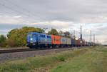 140 876 der EGP führte am 28.10.20 einen Containerzug durch Braschwitz Richtung Halle(S).