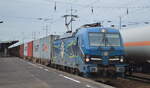 Eisenbahngesellschaft Potsdam mbH, Potsdam [D] mit  192 104  [NVR-Nummer: 91 80 6192 104-8 D-EGP] und Containerzug Richtung Mukran am 24.02.22 Durchfahrt Bf.