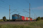 Am frühen Morgen des 03.06.2023 konnte 151 131-0 der EGP mit einem Containerzug in Richtung Magdeburg in Niederndodeleben fotografiert werden.