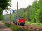 Am 24.05. wurde dann auch die Oberleitung am Gleis Richtung Knigs Wusterhausen abgehngt. Zu sehen ist bereits, dass das andere Gleis nicht mehr existiert. 346 502-7 der Erfurter Bahnservice rangierte. Gru an die Arbeiter!