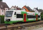 Ein VT650 der EIB bei der Einfahrt in den Bahnhof Friedrichshafen.