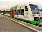 ELSTER SAALE BAHN in Gera Hbf.


VT 302 Stadt Zeitz  wartete am 21.09.12 am Gl. 3b Gera Hbf auf EBx37464 von Saalfeld. Vereint wird es dann ber Zeitz nach Leipzig Hbf weitergehen.
(21.09.2012)