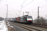 ERS Railways ES 64 F4-208 mit einem KLV-Zug auf dem Weg in Richtung Polen.