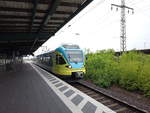 Der früheste Regionalexpress nach Nienburg steht hier in Löhne.