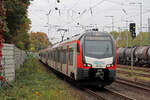 ERB ET 4.31,ET 4.33 und ET 4.32 als RE 3 nach Hamm(Westfl.) aufgenommen vom Ende Bahnsteig Gleis 1 in Castrop-Rauxel 17.10.2022