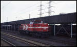 DE 86 von HGK rangiert hier am 26.5.1995 im Bahnhof Brühl.