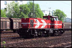 HGK Lok DE 75 kommt hier am 11.5.2006 solo in Richtung Norden fahrend durch Köln West.