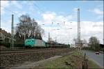 185 575 bringt einen leeren Autozug aus Guben nach Kln. Aufgenommen bei Westhofen am 29.03.2008.