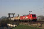 185 603 (2061) hat in Hohe Schaar einen Kesselzug abgeholt und konnte an den Sderelbbrcken abgelichtet werden. (10.04.2009)
