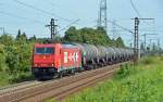 185 589 zog am 23.08.11 einen Kesselwagenzug durch Ahlten Richtung Hannover.