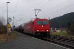 185 632 der HGK mit Kesselwagenzug am 02.02.2013 in Gundelsdorf. 