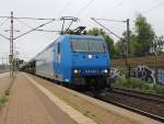 HGK 185 526-1 mit Autotransportzug in Fahrtrichtung Wunstorf. Aufgenommen in Dedensen-Gümmer am 10.07.2013.