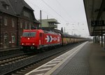 185 587-3 der HGK mit geschlossenen ARS-Autotransportwagen in Fahrtrichtung Süden.