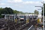 HAMBURG, 01.08.2022, Blick vom Bahnsteig des U-Bahnhofs Farmsen (Linie U1) auf die nördlich von diesem gelegene U-Bahn-Werkstatt Farmsen