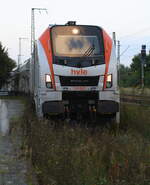 HVLE 159 007 in der Morgendämmerung des 10.09.2021 auf dem Abstellgleis neben der Hafenstrasse / Anklam - der Zug fuhr noch weiter vorwärts ...