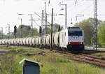 HVLE 285 103-8 am frühen Morgen des 09.05.2020 durch Anklam Richtung Norden. Mein Standort Werkstrasse nahe Bü Pkb an der Grenze DB-Anlage.