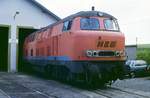 Am 14.7.1986 stand V 31 (Zweitbesetzung der Nummer, ex DB 216 004) mit einem Motorschaden in der Werkstatt der Hersfelder Kreisbahn in Schenklengsfeld.